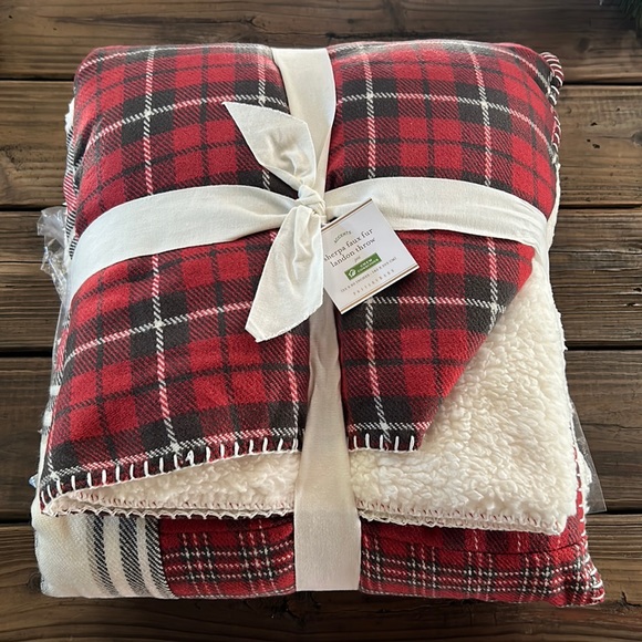 Pottery Barn Other - Pottery Barn Sherpa Faux Fur Landon Large 55 x 80 Throw Blanket BNWT